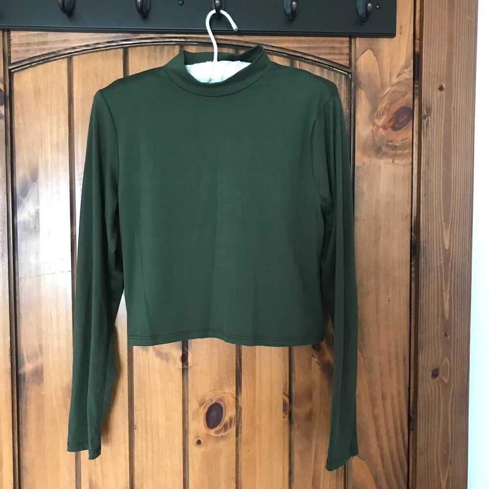 Live In The Moment Small Long Sleeve Crop top Army Green Soft Mock Neck EUC!